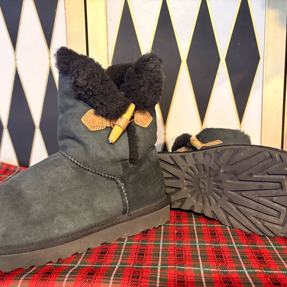 UGG Black Suede Winter Boots with Fur Lining Women’s 8
